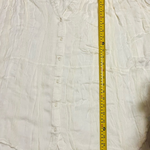 Free People - Long, button-up, collared, oversized top. Off white/cream. Large - Picture 6 of 6